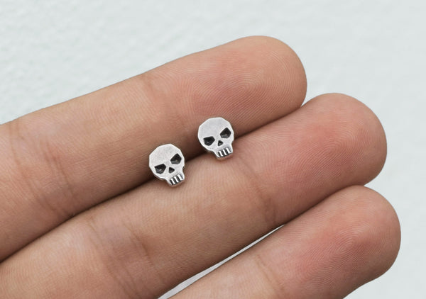 REBEL skull earrings